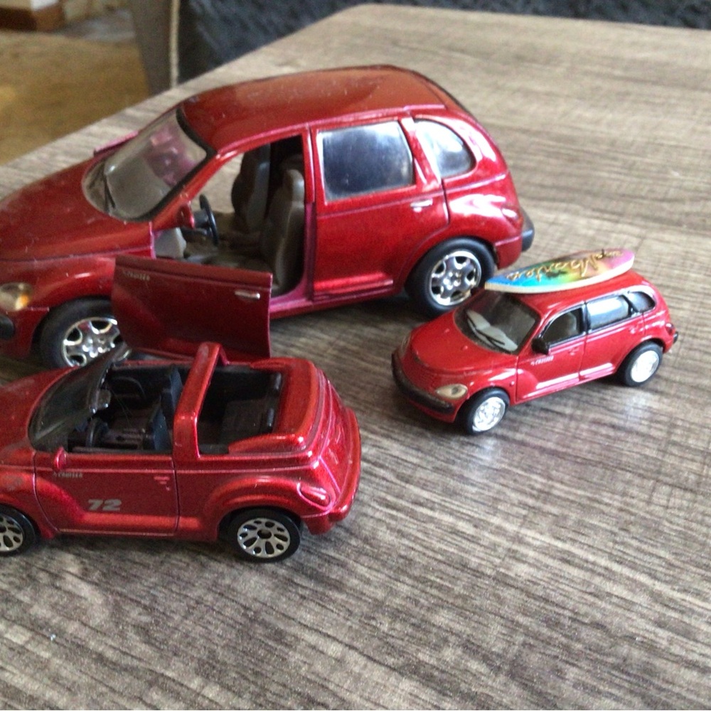 Red Toy PT Cruiser Car Set